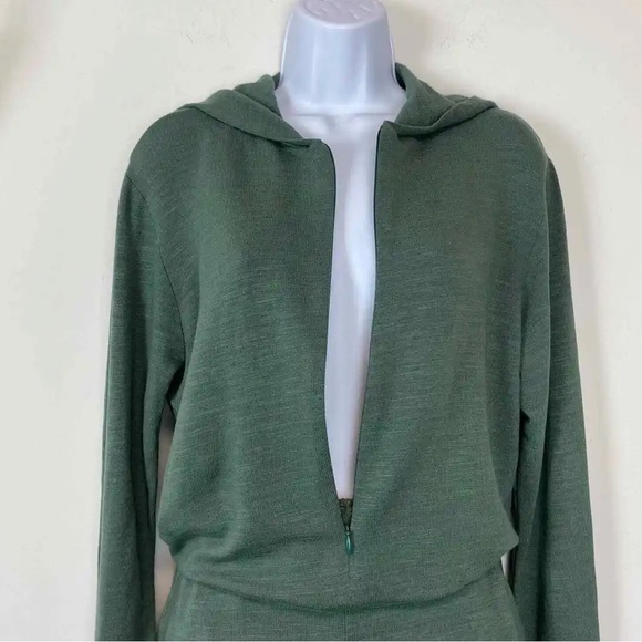 MONROW super soft zip up shorts romper. - Picture 7 of 8